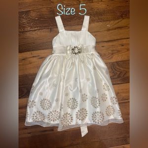 NWOT- Gorgeous Dress for Girls by Love- Size 5